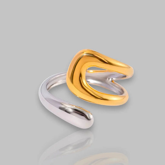 Eleganter Tuva Ring in Gold und Silber, perfekt für jeden Anlass und stilvolles Accessoire für Ihre Sammlung.