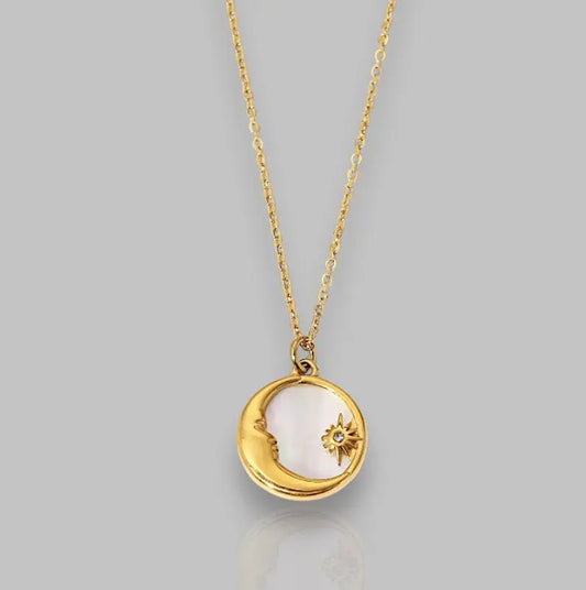 Elegante Rivka Halskette mit Mond- und Sonnenmotiv, perfekt für jeden Anlass.