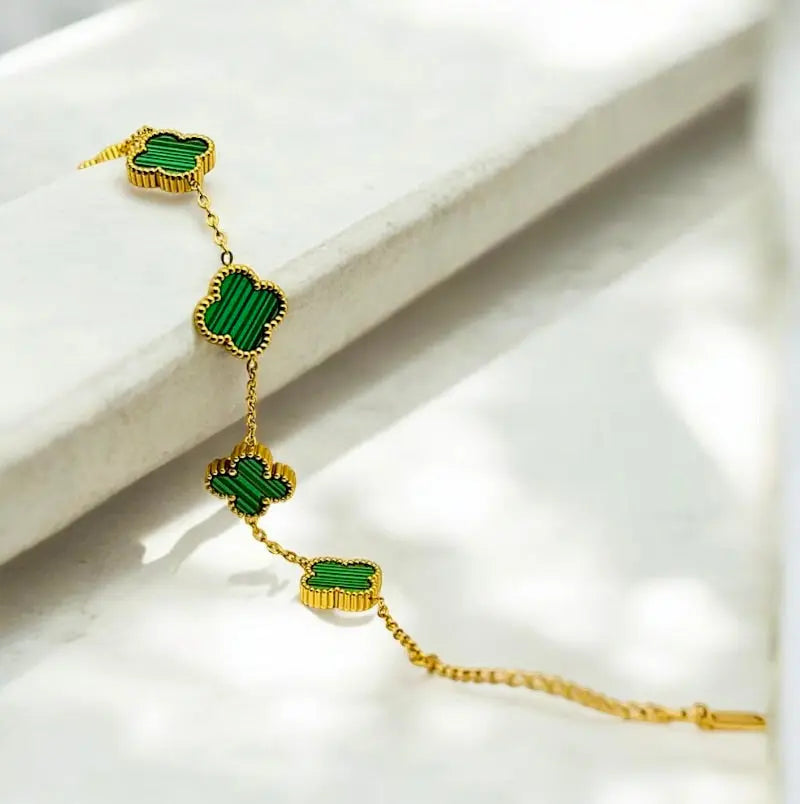 Carola Green Glamouroses