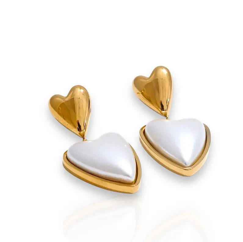 Elegante Ohrringe mit Misty Pearl, die jedem Look einen subtilen Glanz verleihen und Schmuckliebhabern Freude bereiten.